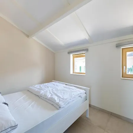 Near Sint-andre Beach, Cleaning Included Ferienhaus